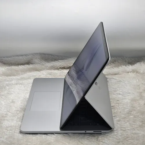 SURFACE LAPTOP STUDIO / 11th i5-11300H / 16GO DDR4 / 256SSD NVMe / TACTILE 14.4" 2.4K