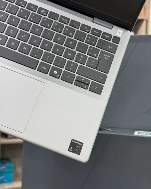 DELL INSPIRON 14 / Snapdragon X Plus 8 / 16Go DDR5 / 512SSD / 14 FHD+