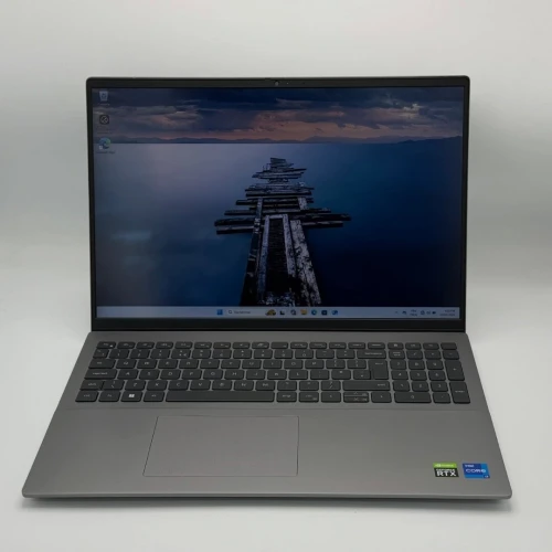 Dell Inspiron 16 / i7-1360P / 16 Go DDR5 / 512 Go SSD / RTX 2050 / 16 FHD+