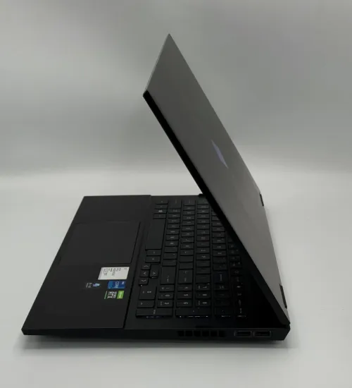 HP OMEN GAMING 15 / i7-11800H / RTX 3050 Ti / 16Go RAM / 512Go SSD