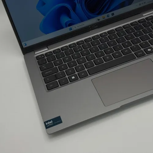 Dell Latitude 5450 / Ultra 7 165U vPro / 16 Go DDR5 / 512 Go SSD / 14 FHD