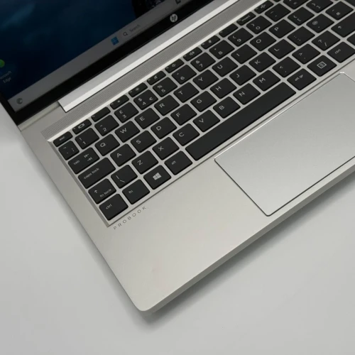 HP PROBOOK 640 G8 / 11th I5-1135G7 / 16Go DDR4 / 256SSD / 14 FHD