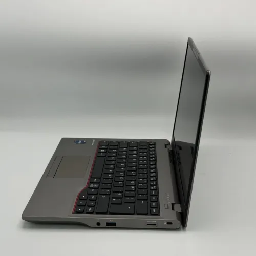 FUJITSU LifeBook 14 ( Produit dAllemagne ) / 12th I5-1235U / 16Go DDR4 / 256SSD / 14 FHD