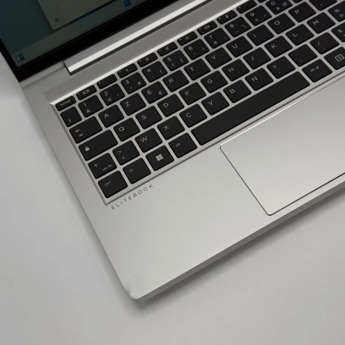 HP EliteBook 640 G10 Tactile / i7-1365U / 32 Go / 1 To SSD / 14 FHD