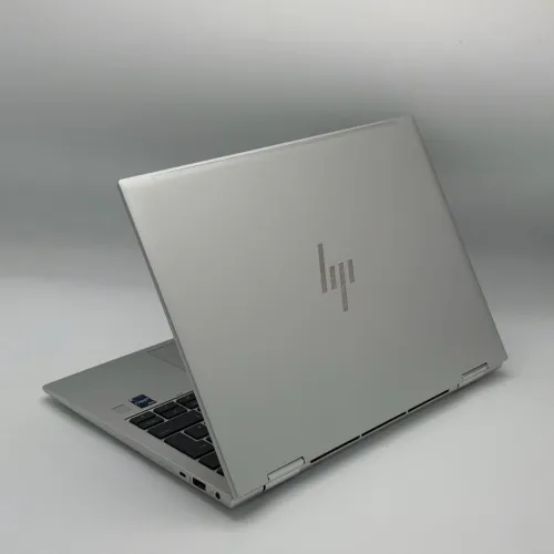 HP EliteBook 830 G9 x360  i5-1245U / 16 Go DDR5 / 256 Go SSD / Tactile 2-in-1