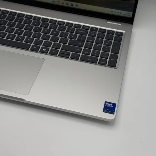 Dell Pro 16 Plus / Intel Core Ultra 7 266V / 16 Go DDR5 / 16 Tactile