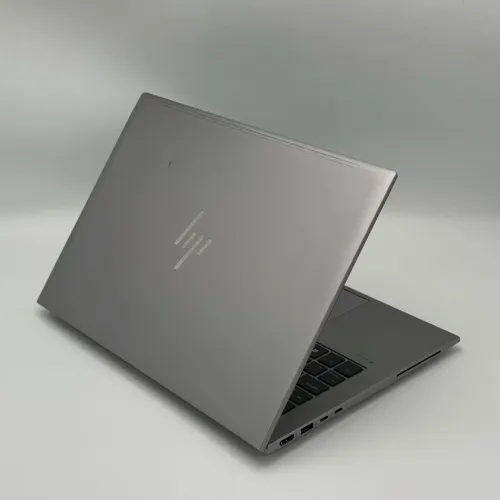 HP ZBook Firefly G11 / Core Ultra 7 165H / RTX A500 / 16 Go DDR5