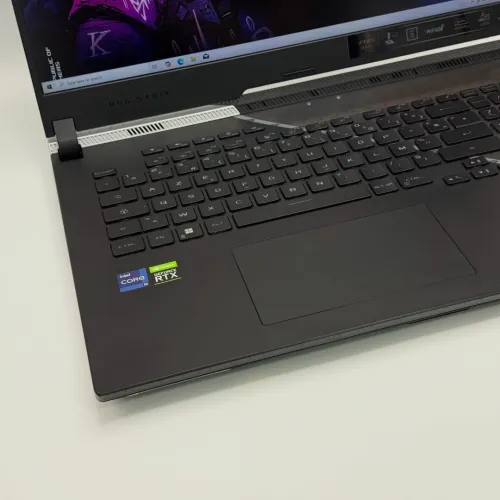 ASUS ROG Strix SCAR 17 / i9-12900H / RTX 3070 Ti / 360Hz