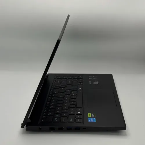 Acer Nitro V 15 / i5-13420H / 16 Go / RTX 5050 8 Go / 165Hz