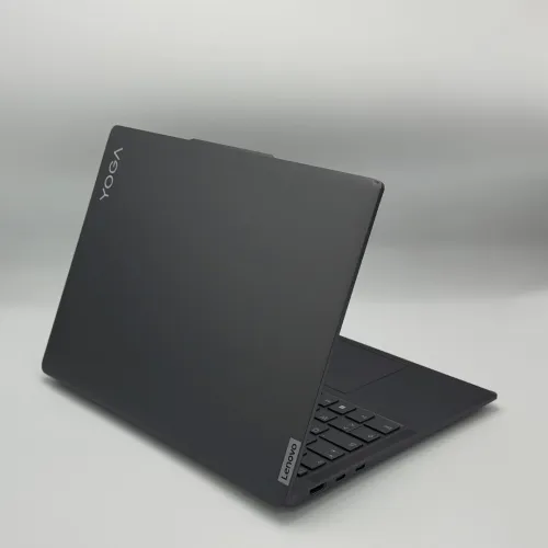 LENOVO SLIM YOGA 6 / RYZEN 7 7840U / 16Go DDR5 / 1To SSD / 14 FHD+ OLED