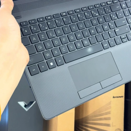 HP 250 G9 / 12th I7-1255U / 16Go DDR4 / 512SSD / 15.6 FHD