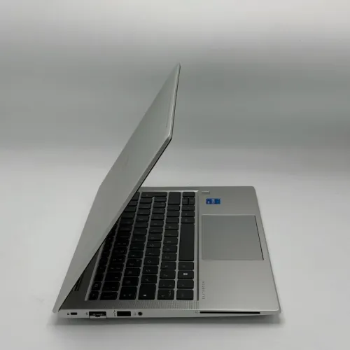 HP EliteBook 630 G10 / i5-1335U / 16 Go DDR4 / 512 Go SSD / 13.3 FHD