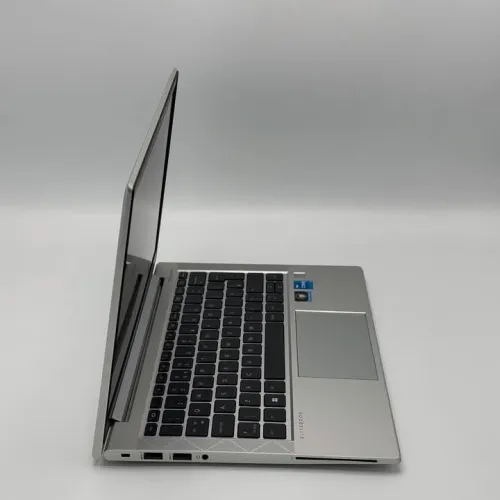 HP ELITEBOOK 830 G8 Tactile / 11th i5-1135G7 / 16Go DDR4 / 256SSD / 13.3 FHD