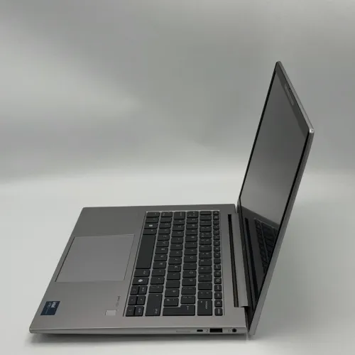 HP ZBook Firefly G11 / Core Ultra 7 165H / RTX A500 / 16 Go DDR5