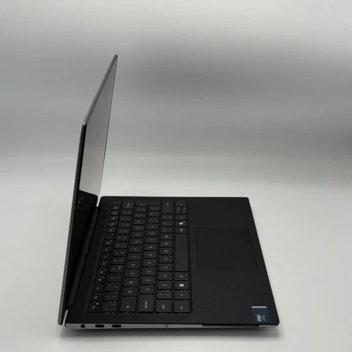 DELL PRECISION 5490 / ULTRA 9 185H / 64Go DDR5 / 512SSD / NVIDIA RTX 2000 ADA 8Go/ 14 QHD+