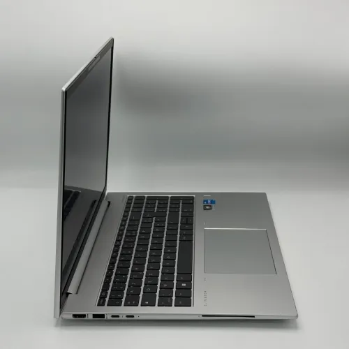 HP ELITEBOOK 860 G9 / 12th I5-1235U / 8Go DDR5 / 256SSD / 16 FHD+
