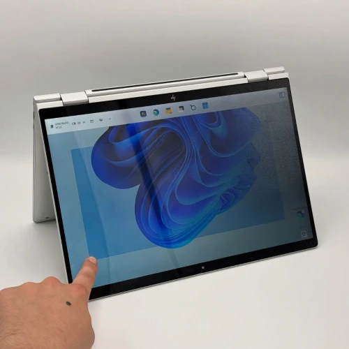 HP ELITEBOOK 1040 G11 2-in-1 / ULTRA 7 165H / 32GO DDR5 / 512Go SSD / Intel ARC / 14 FHD+ Tactile