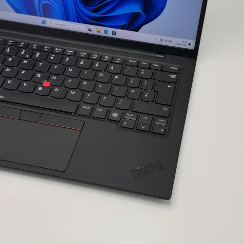 Lenovo ThinkPad X1 Carbon Gen 12 / Core Ultra 7 165U / 32 Go DDR5 / 1 To SSD