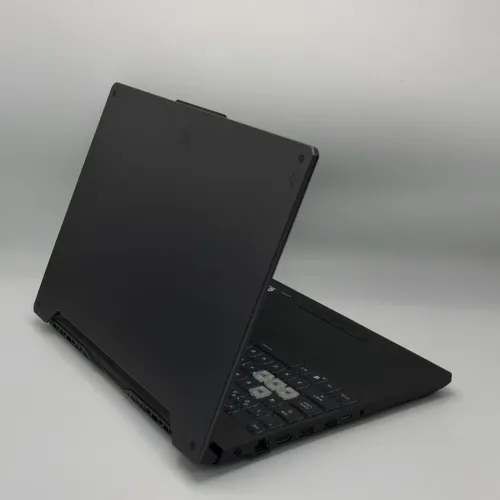 ASUS TUF Gaming F15 i7 11800H / 16 Go DDR4 / 512 Go SSD / RTX 3060 6 Go / 15.6 FHD 144 Hz