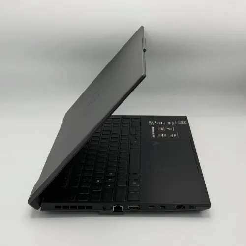 ASUS FA607N / Ryzen 7 7445HS / 16 Go DDR5 / 512 Go SSD / RTX 4050 / 16 WUXGA