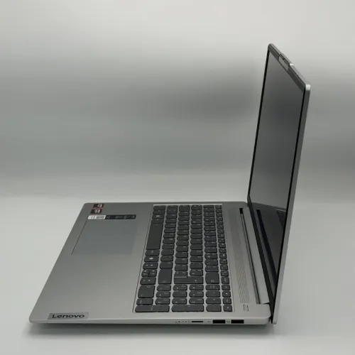 LENOVO IDEAPAD SLIM 5 / RYZEN 7 8840Hs /  AMD RADEON 780M UP TO 8Go / 32Go DDR5 / 1To SSD / 16 FHD+