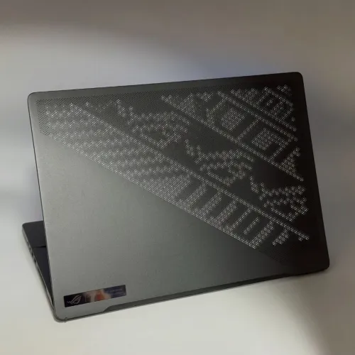 ASUS ROG ZEPHYRUS G14 / Ryzen 7 7735HS / RTX 4060 / QHD+ 165Hz