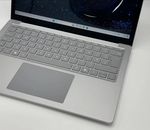 SURFACE LAPTOP 6 For Business / ULTRA 5 135H / 16Go DDR5X / 256Go SSD / 13.4 QHD