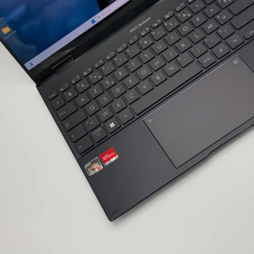 ASUS ZENBOOK UP5401QAB / Ryzen 9 / OLED 2.8K / Tactile x360