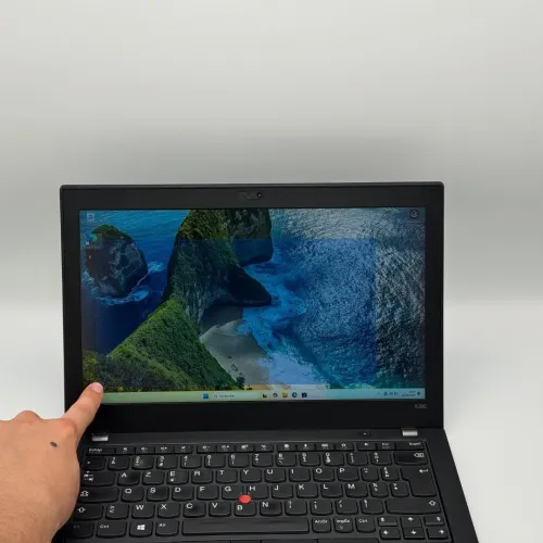 LENOVO THINKPAD X280 Tactile / 8th I5-8250U / 8Go DDR4 / 256SSD / 12.5 Tactile