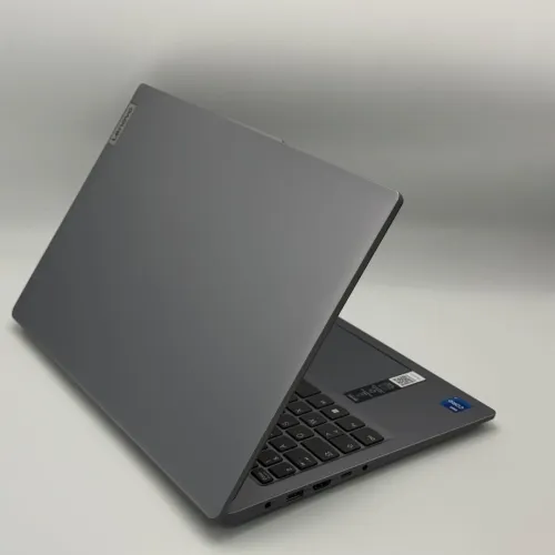 LENOVO IDEAPAD SLIM 3 / 13th I7-13620H / 16GO DDR5 / 512SSD / 15.6 FHD
