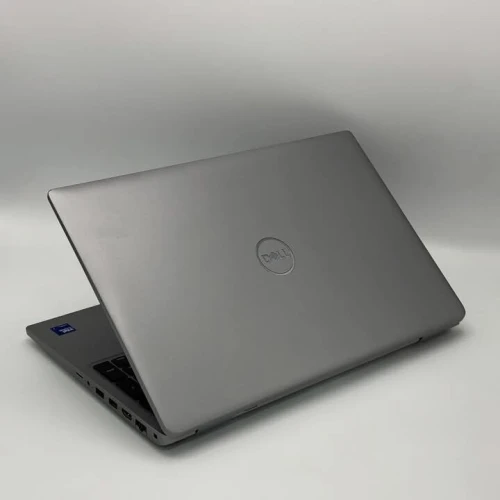 DELL PRECISION 3590 / ULTRA 7 155H / 16Go DDR5 / 512SSD / NVIDIA RTX 500 Ada / 15.6 FHD