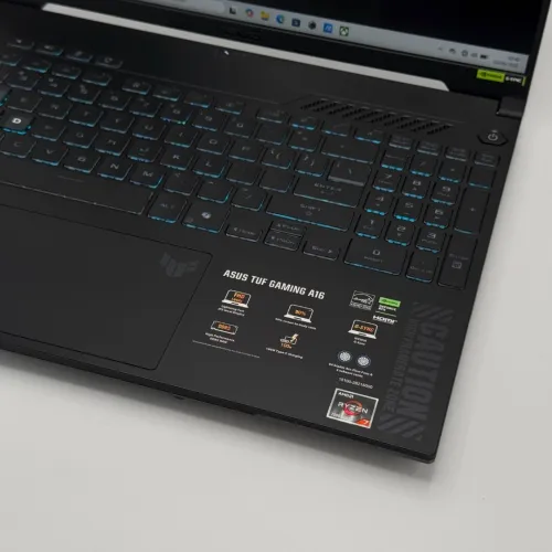ASUS TUF Gaming A16 / Ryzen 7 7445HS / RTX 4050 / 144Hz