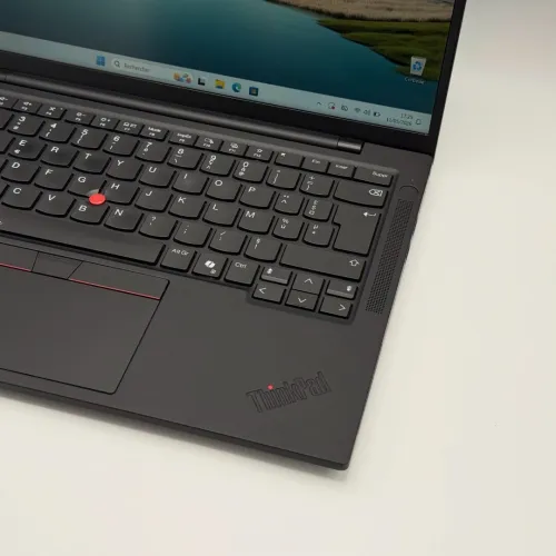 Lenovo ThinkPad T14s Gen 5 / Ultra 5 125U / 16 Go LPDDR5X / 512 Go SSD / 14 WUXGA