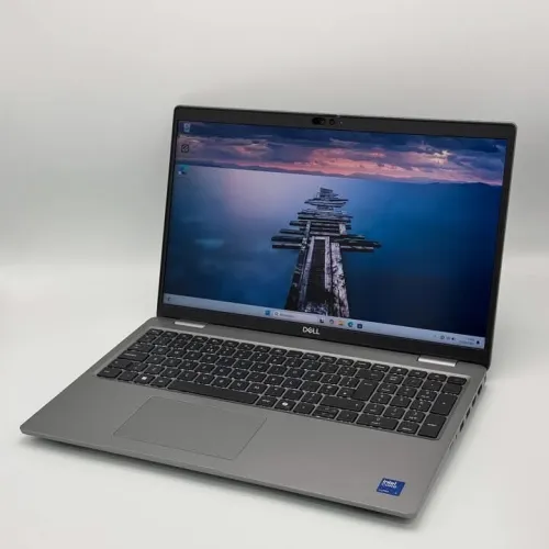 DELL PRECISION 3590 / ULTRA 7 155H / 16Go DDR5 / 512SSD / NVIDIA RTX 500 Ada / 15.6 FHD