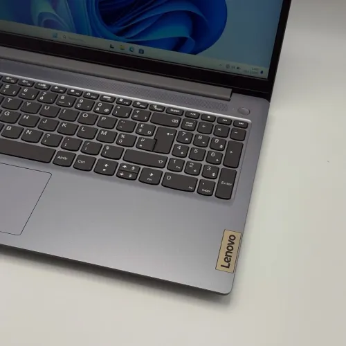 LENOVO IDEAPAD SLIM 3 / RYZEN 5 5625U / 16Go DDR4 / 512SSD / 15.6 FHD