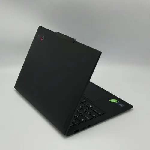 Lenovo ThinkPad X1 Carbon Gen 12 / Core Ultra 7 165U / 32 Go DDR5 / 1 To SSD
