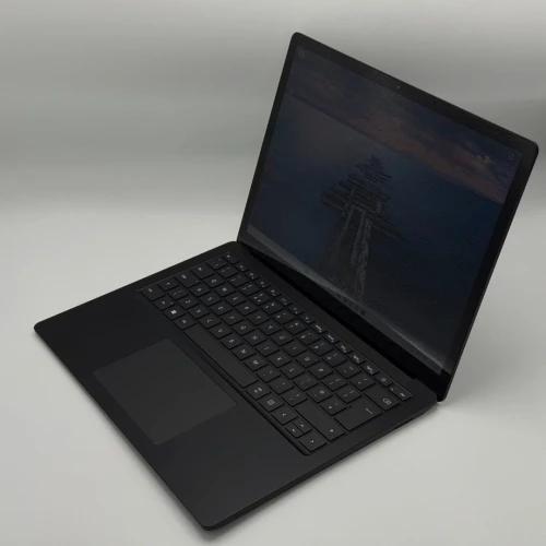 Microsoft Surface Laptop 4 / i7-1185G7 / 16 Go DDR4X / 256 Go SSD / 13.4 2.2K Tactile