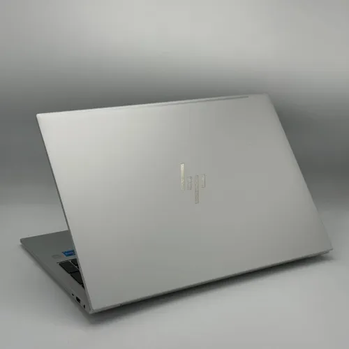 HP ELITEBOOK 860 G9 / 12th I5-1235U / 8Go DDR5 / 256SSD / 16 FHD