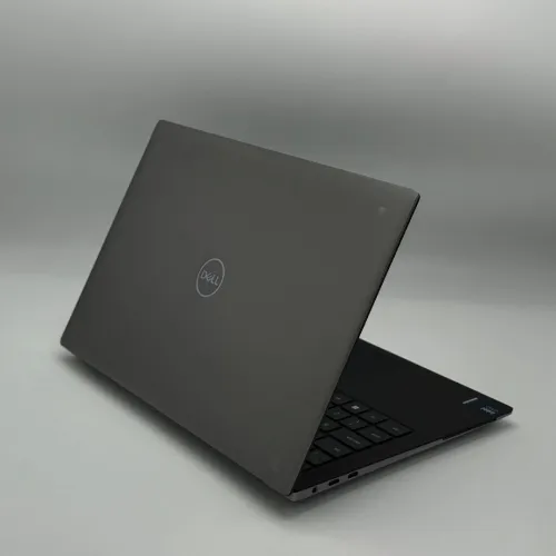 DELL PRECISION 5490 / ULTRA 9 185H / 64Go DDR5 / 512SSD / NVIDIA RTX 2000 ADA 8Go/ 14 QHD+