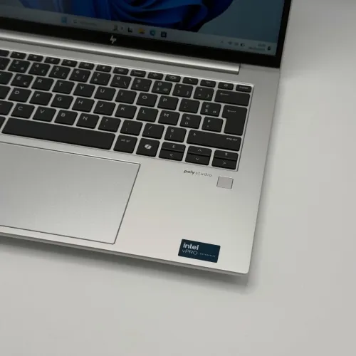 HP EliteBook 840 G11 / Intel Core Ultra 5 135U / 14 FHD+ / AZERTY lumineux