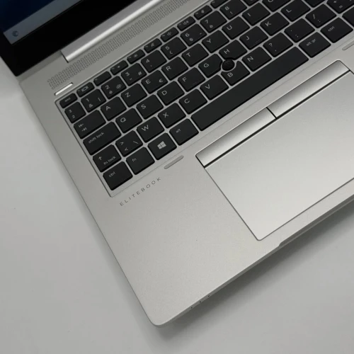 HP ELITEBOOK 755 G5 / AMD RYZEN 3 Pro 2300U / 16Go DDR4 / AMD VEGA / 15.6 FHD