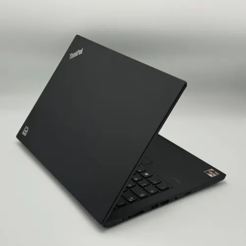 Lenovo ThinkPad T14 / Ryzen 5 PRO 5650U / 32 Go DDR4 / 512 Go SSD / 14 FHD