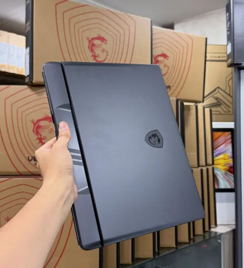 MSI VECTOR 16 HX AI / Core Ultra 7 255HX / RTX 5070 Ti / QHD+ 240Hz