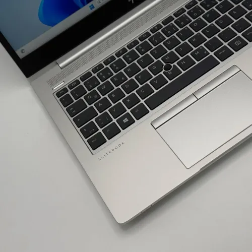 HP ELITEBOOK 840 G6 / 8th I5-8365U / 8Go DDR4 / 256SSD / 14 FHD 