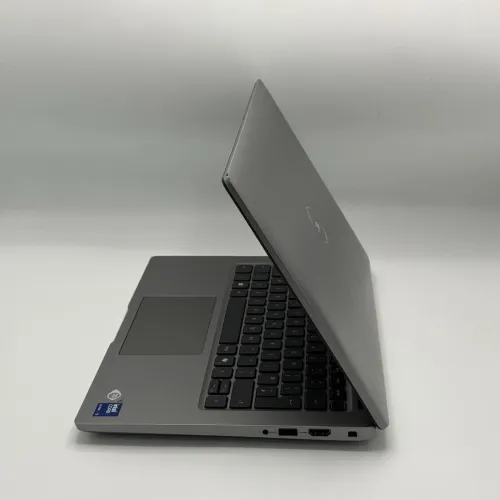 Dell Latitude 5450 Tactile / Ultra 5 125U / 16 Go DDR5 / 512 Go SSD / 14 FHD