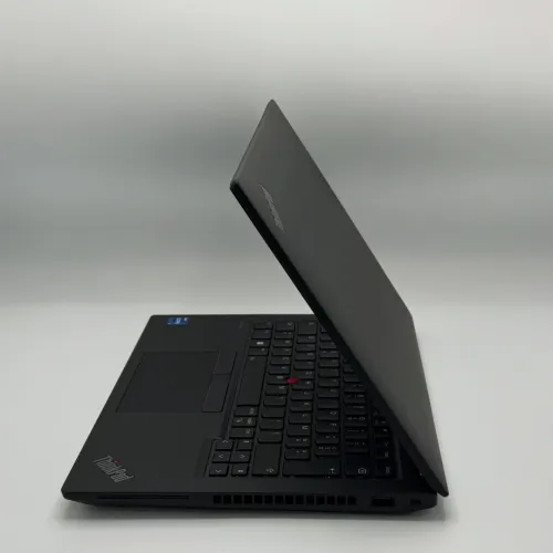 LENOVO THINKPAD P14s GEN 4 / i7-1360P / RTX A500 / 16Go DDR5 / 1To SSD