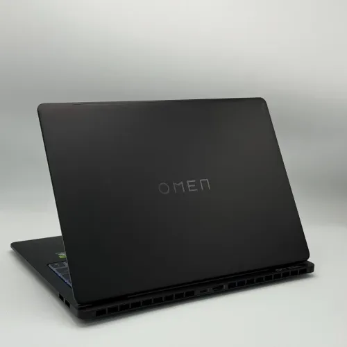 HP OMEN Transcend O14 / ULTRA 9 185H / NVIDIA RTX 4070 8Go / 32Go DDR5 / 1TO SSD / 14 OLED 3k 120Hz