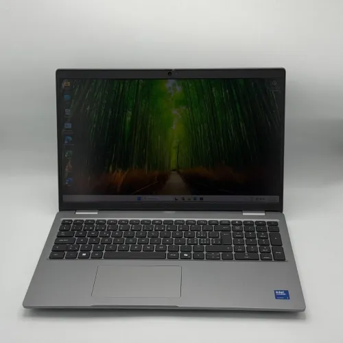 Dell Latitude 5550 / Ultra 7 165H / 16 Go DDR5 / 512 Go SSD / 15.6 FHD