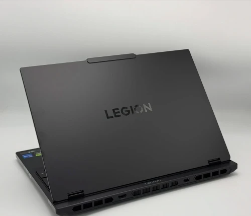 LENOVO LEGION 5 OLED / 13th I7-13650Hx / 24Go DDR5 / 1To SSD / NVIDIA RTX 5050 8Go / 15.1 165Hz