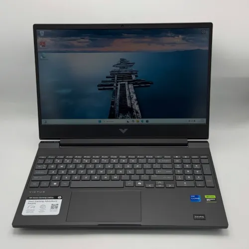 HP Victus 15 / i7-13620H / RTX 5060 / 144Hz